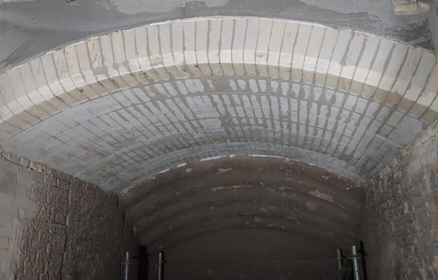 Refractory masonry works with newly installed refractory brick arch