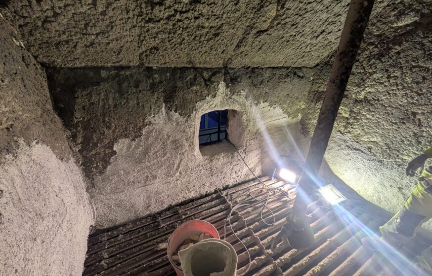 Refractory masonry works in combustion chamber