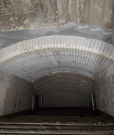 Refractory masonry works with newly installed refractory brick arch