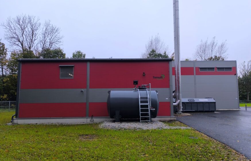Exterior view of Aravete biomass heating plant completed by Tamult