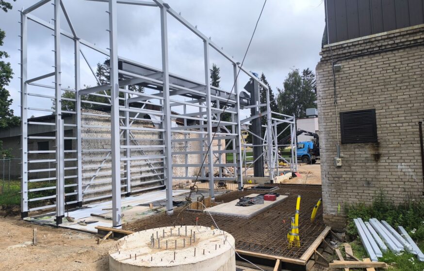 nstallation of steel structure for biomass fuel storage building at Väimela boiler house
