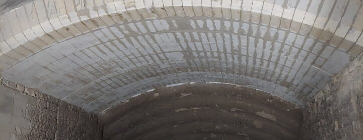 Refractory masonry works with newly installed refractory brick arch